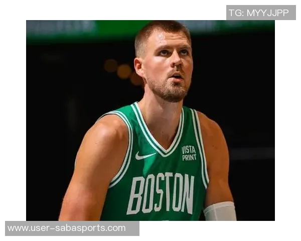 绿军外线失准全队三分球命中率惨淡老鹰精准射击助力胜利